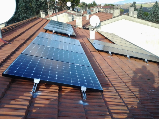 Impianto fotovoltaico SunPower 6 kWp Incisa Val dArno Firenze Toscana